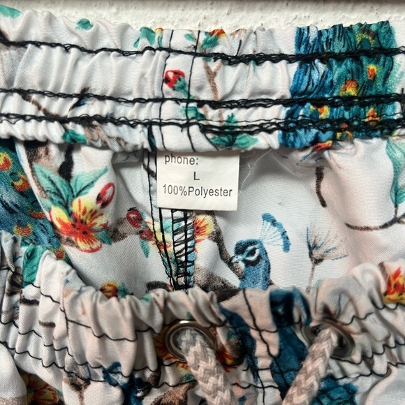 Peacock Print Men's Shorts. Large - Picture 4 of 4